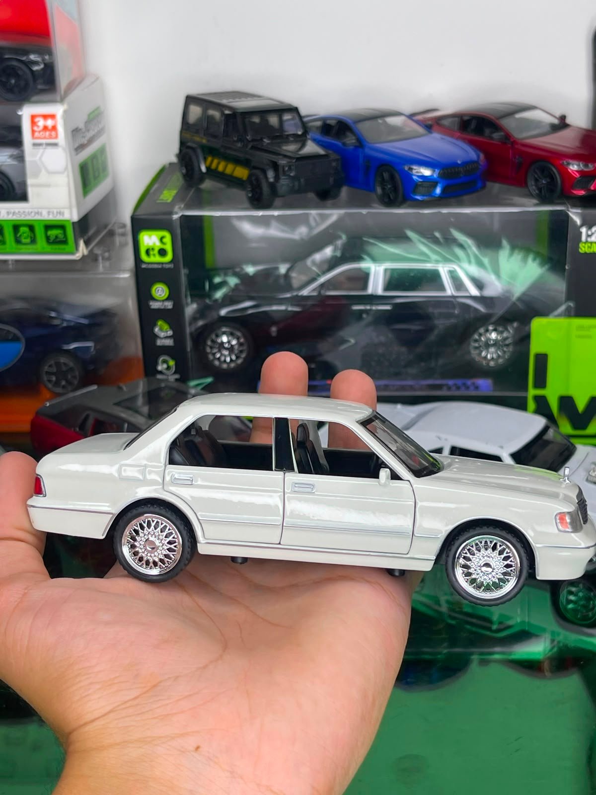 Mercedes-Benz Classic Diecast Model Car - Image 2