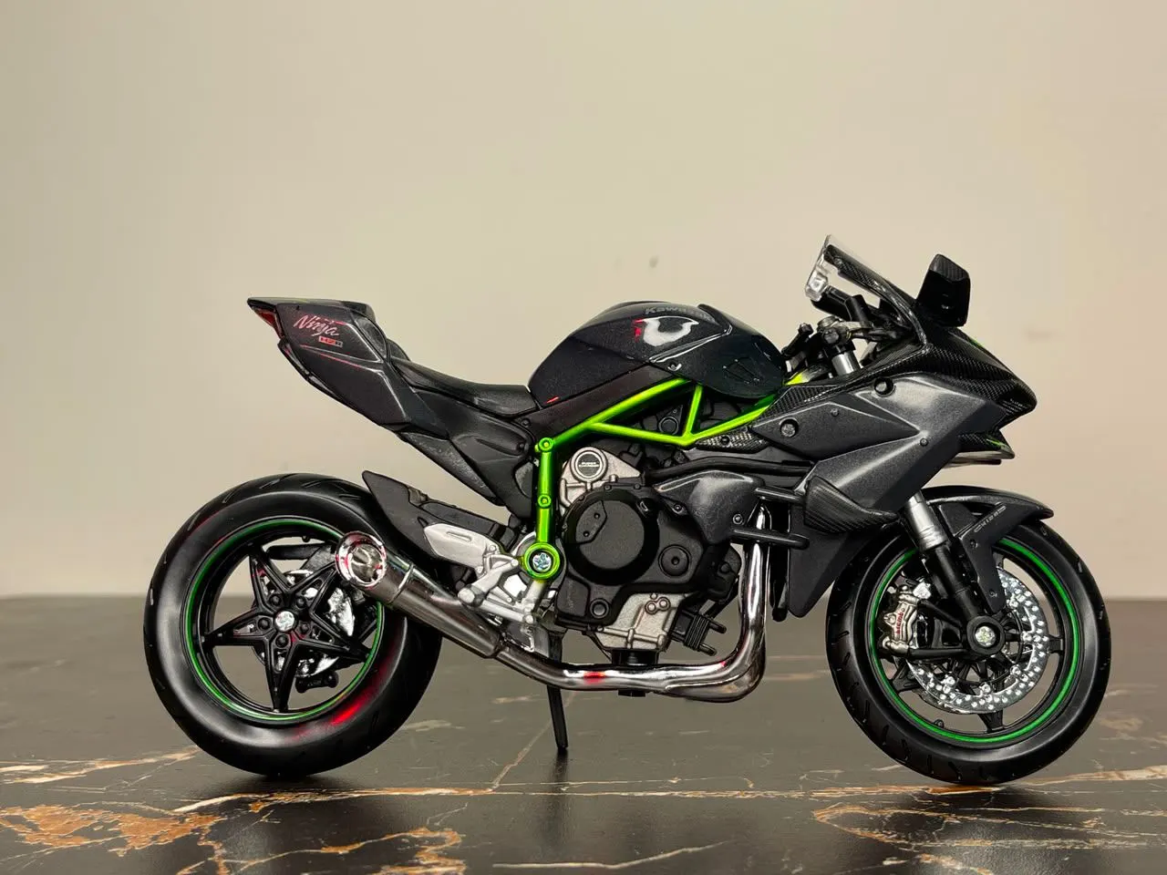 Kawasaki Ninja H2R Bike Official Licensed Diecast Model - Image 6